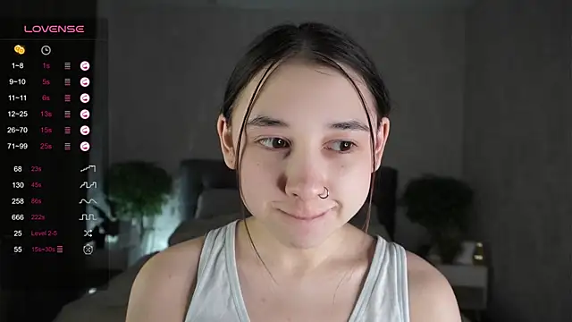 AislyEmbury online show from 3, 2, 2025