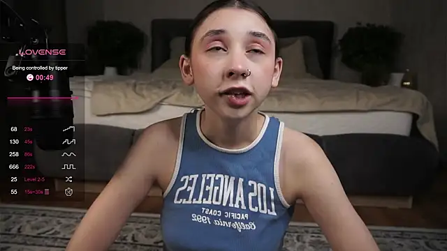 AislyEmbury online show from 22, 2, 2025