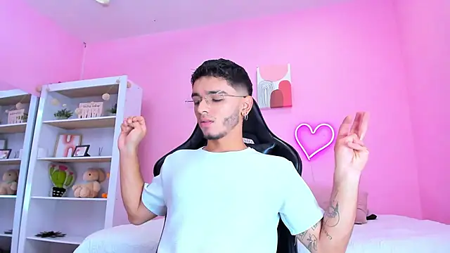 Ian Castillo  online show from 20, 2, 2025