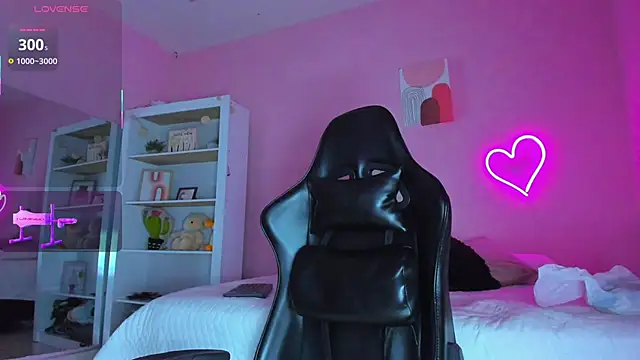 Ian Castillo  online show from 8, 3, 2025