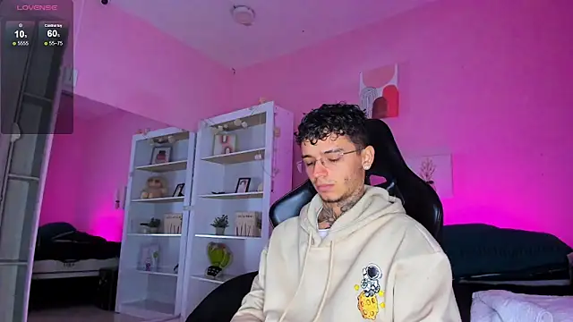 Ian Castillo  online show from 21, 11, 2025