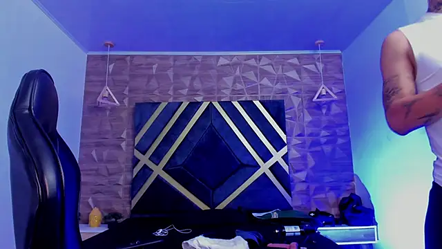 Ian Castillo  online show from 7, 3, 2026