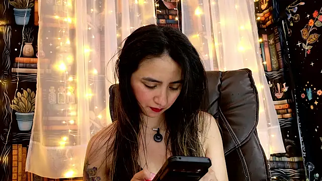 Snapshot of julietta___jackson chatting on 11, 6, 2026 julietta jackson online show from 11, 6, 2026