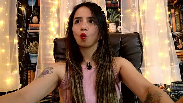 Snapshot of julietta___jackson chatting on 13, 6, 2026 julietta jackson online show from 13, 6, 2026