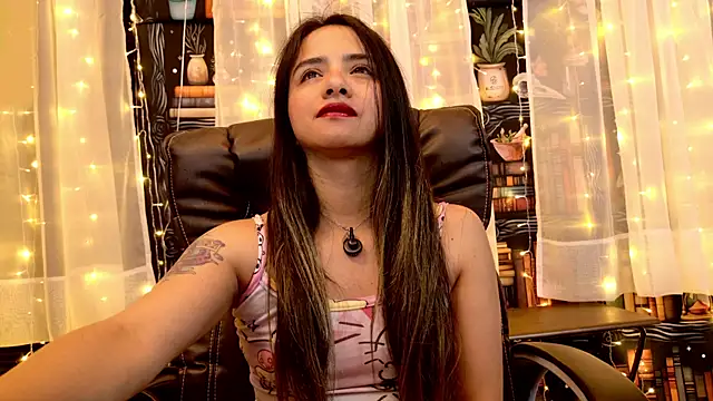 Snapshot of julietta___jackson chatting on 3, 7, 2026 julietta jackson online show from 3, 7, 2026