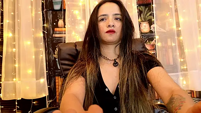 Snapshot of julietta___jackson chatting on 9, 7, 2026 julietta jackson online show from 9, 7, 2026