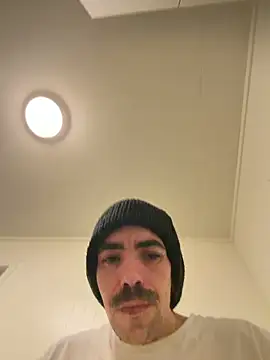 wolfwhite95 online show from 28, 2, 2026