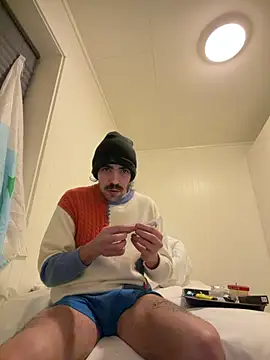 wolfwhite95 online show from 3, 3, 2026