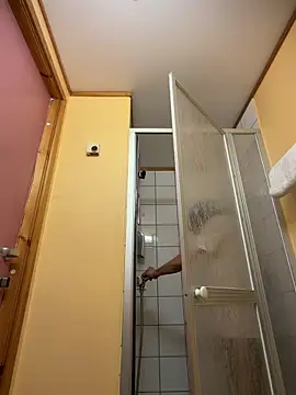 wolfwhite95 online show from 7, 4, 2026