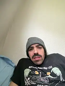 wolfwhite95 online show from 2, 6, 2026