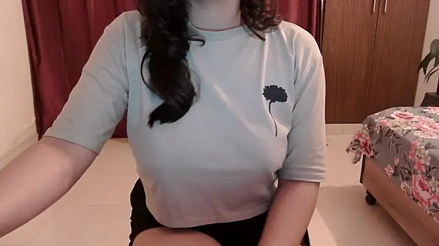 ANANYA-TIWARI online show from 1, 10, 2025