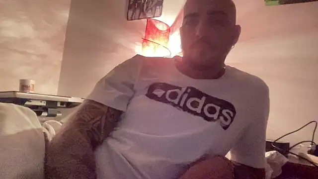 alessandromori91 online show from 4, 12, 2025