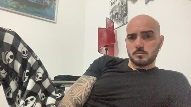 Snapshot of alessandromori91 chatting on 15, 12, 2025 alessandromori91 online show from 15, 12, 2025