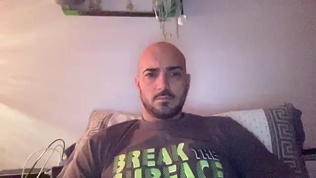 Snapshot of alessandromori91 chatting on 21, 12, 2025 alessandromori91 online show from 21, 12, 2025