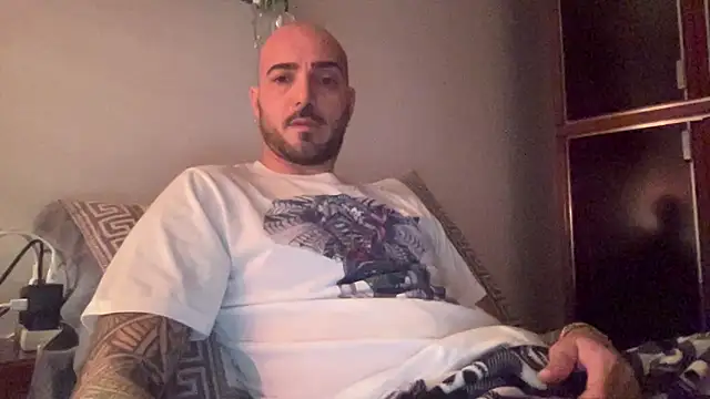 Snapshot of alessandromori91 chatting on 21, 12, 2025 alessandromori91 online show from 21, 12, 2025