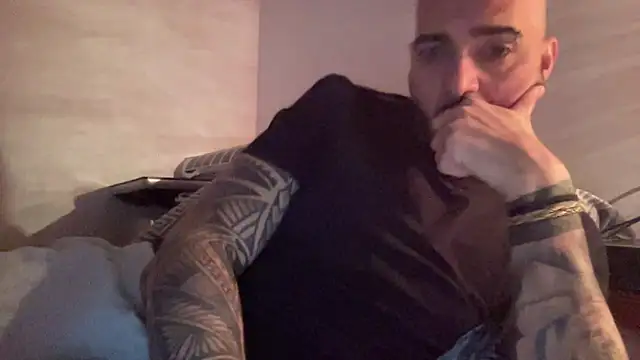 Snapshot of alessandromori91 chatting on 22, 12, 2025 alessandromori91 online show from 22, 12, 2025