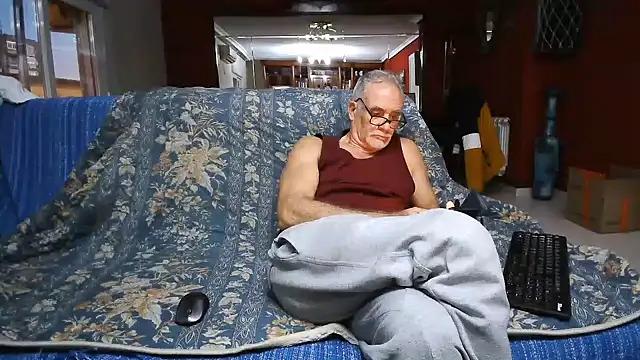 Snapshot of maduroguapo chatting on 16, 12, 2024 maduroguapo online show from 16, 12, 2024