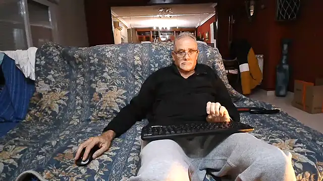 Snapshot of maduroguapo chatting on 16, 12, 2024 maduroguapo online show from 16, 12, 2024