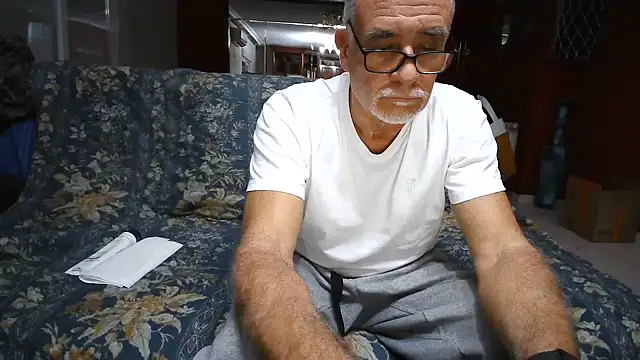 Snapshot of maduroguapo chatting on 17, 12, 2024 maduroguapo online show from 17, 12, 2024