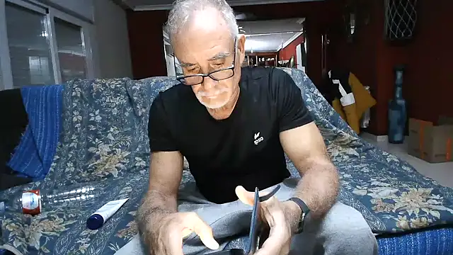 Snapshot of maduroguapo chatting on 18, 12, 2024 maduroguapo online show from 18, 12, 2024