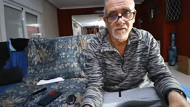 Snapshot of maduroguapo chatting on 20, 12, 2024 maduroguapo online show from 20, 12, 2024