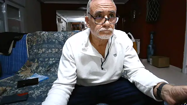 Snapshot of maduroguapo chatting on 11, 1, 2025 maduroguapo online show from 11, 1, 2025