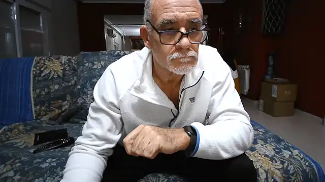 Snapshot of maduroguapo chatting on 14, 1, 2025 maduroguapo online show from 14, 1, 2025