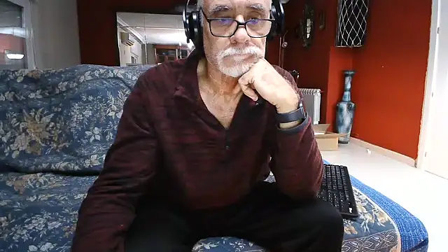Snapshot of maduroguapo chatting on 21, 1, 2025 maduroguapo online show from 21, 1, 2025