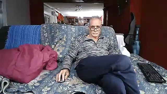 Snapshot of maduroguapo chatting on 11, 2, 2025 maduroguapo online show from 11, 2, 2025