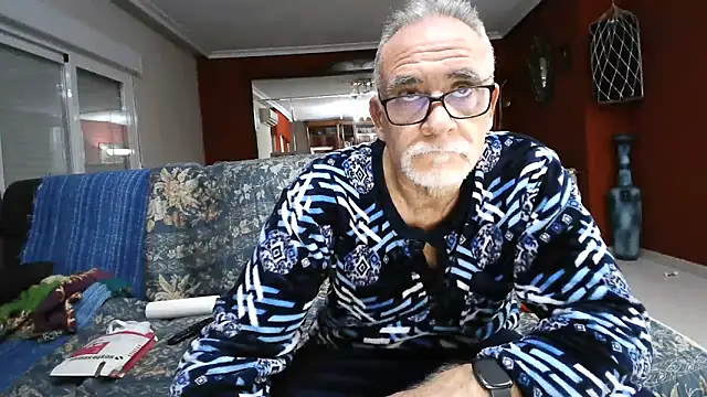 Snapshot of maduroguapo chatting on 18, 2, 2025 maduroguapo online show from 18, 2, 2025