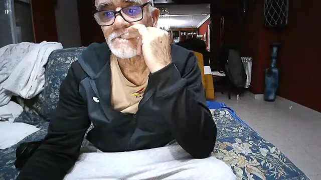 Snapshot of maduroguapo chatting on 1, 3, 2025 maduroguapo online show from 1, 3, 2025