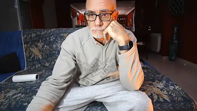 Snapshot of maduroguapo chatting on 17, 3, 2025 maduroguapo online show from 17, 3, 2025