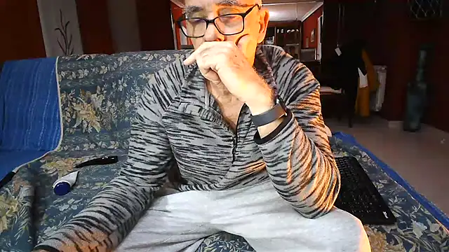 Snapshot of maduroguapo chatting on 18, 3, 2025 maduroguapo online show from 18, 3, 2025