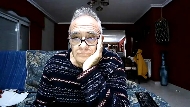 Snapshot of maduroguapo chatting on 27, 11, 2025 maduroguapo online show from 27, 11, 2025