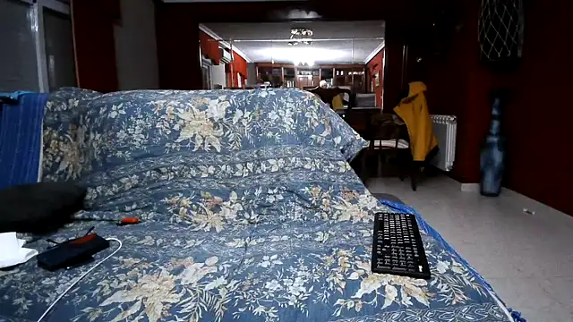 Snapshot of maduroguapo chatting on 2, 12, 2025 maduroguapo online show from 2, 12, 2025