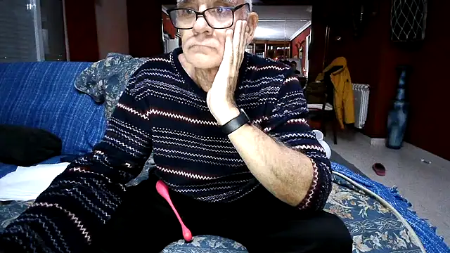 Snapshot of maduroguapo chatting on 16, 12, 2025 maduroguapo online show from 16, 12, 2025