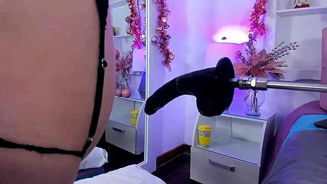 Jenifer Diaz online show from 23, 12, 2024