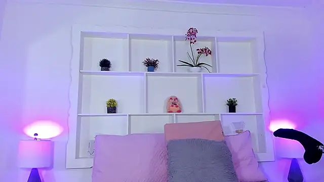 Jenifer Diaz online show from 16, 9, 2025