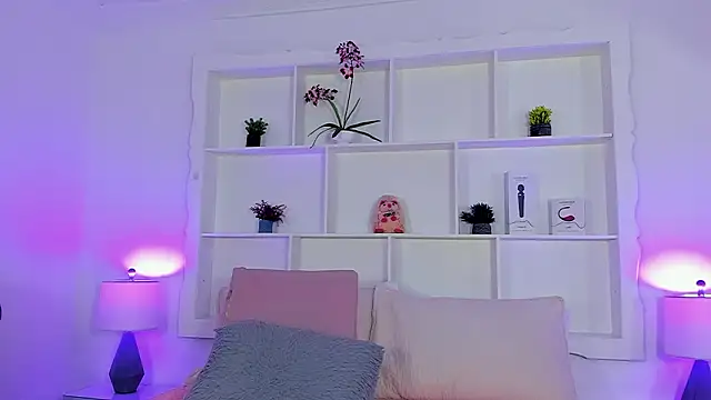 Jenifer Diaz online show from 9, 3, 2026