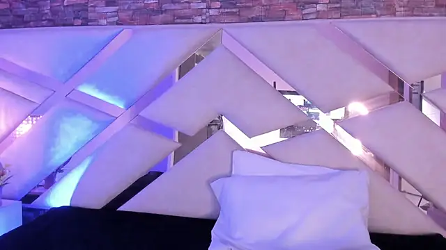 sophie pariss online show from 19, 12, 2025