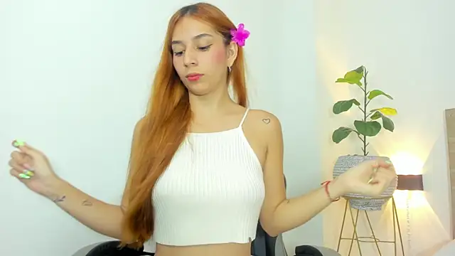 Snapshot of maroly_21 chatting on 26, 9, 2025 maroly 21 online show from 26, 9, 2025