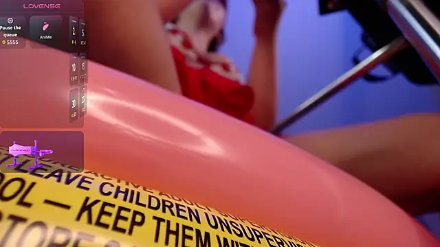 Snapshot of AlessiaDouce chatting on 28, 11, 2025 AlessiaDouce online show from 28, 11, 2025