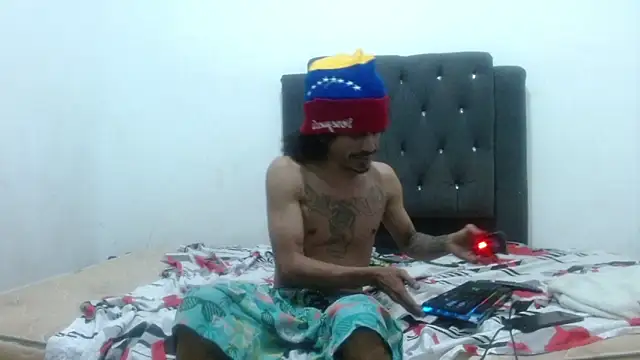 damian bottom bigcock online show from 17, 2, 2025