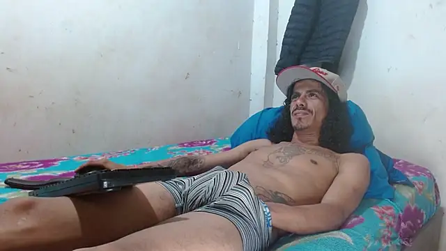 Snapshot of damian_bottom_bigcock chatting on 22, 4, 2026 damian bottom bigcock online show from 22, 4, 2026