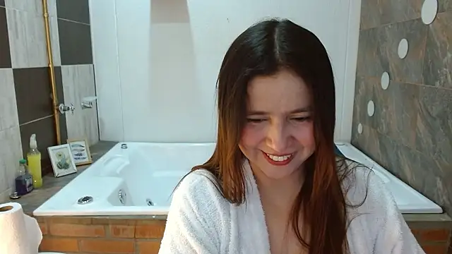 Snapshot of Heidy_Wells chatting on 5, 3, 2026 Heidy Wells online show from 5, 3, 2026