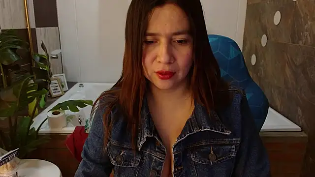 Snapshot of Heidy_Wells chatting on 16, 3, 2026 Heidy Wells online show from 16, 3, 2026