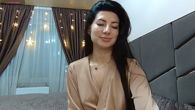 Snapshot of NessyStar chatting on 4, 12, 2025 NessyStar online show from 4, 12, 2025