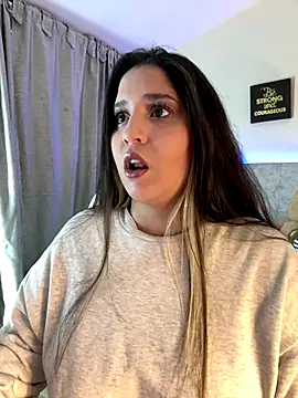 Snapshot of valentina_jonnes1 chatting on 4, 12, 2024 valentina jonnes1 online show from 4, 12, 2024