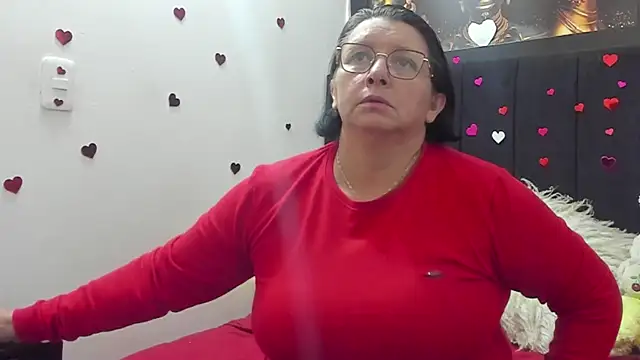 Snapshot of Evaaross_2345 chatting on 12, 4, 2026 Evaaross 2345 online show from 12, 4, 2026