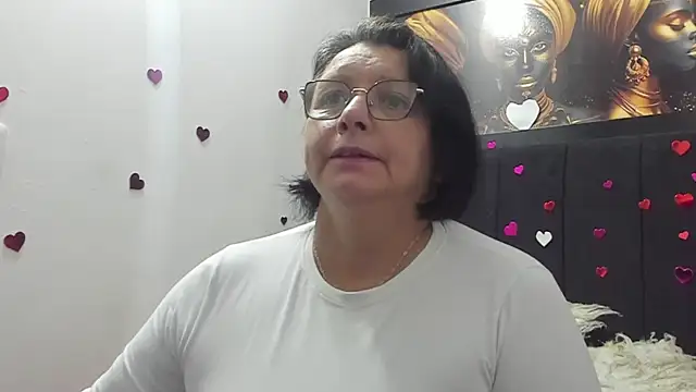 Snapshot of Evaaross_2345 chatting on 13, 4, 2026 Evaaross 2345 online show from 13, 4, 2026